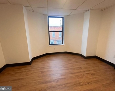 1912 S 17th Street - Photo Thumbnail 8