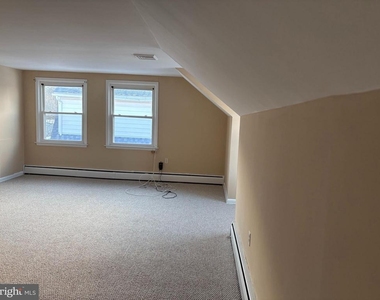 1192 Parkway Avenue - Photo Thumbnail 3