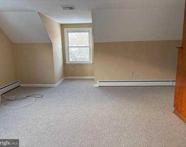 1192 Parkway Avenue - Photo Thumbnail 7