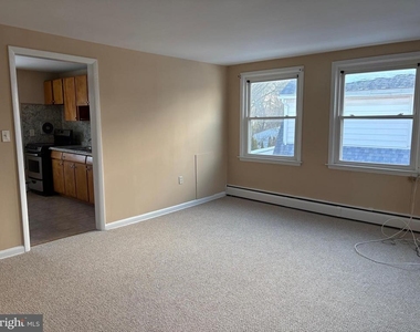 1192 Parkway Avenue - Photo Thumbnail 6