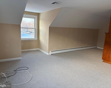 1192 Parkway Avenue - Photo Thumbnail 8