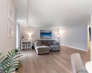 101 S Plaza Pl - Photo Thumbnail 6