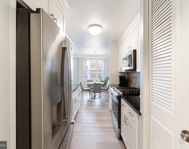 101 S Plaza Pl - Photo Thumbnail 1