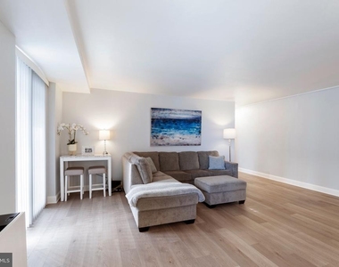 101 S Plaza Pl - Photo Thumbnail 8