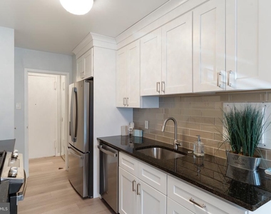 101 S Plaza Pl - Photo Thumbnail 2