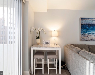101 S Plaza Pl - Photo Thumbnail 11