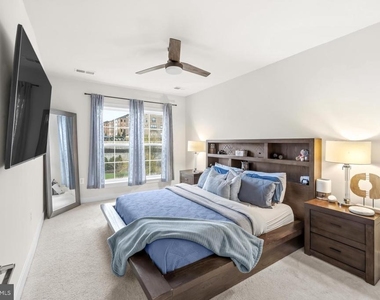 102 Saint Ives Place - Photo Thumbnail 14