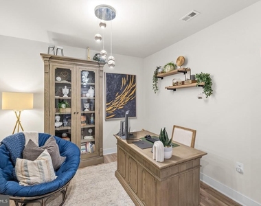 102 Saint Ives Place - Photo Thumbnail 11