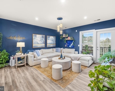 102 Saint Ives Place - Photo Thumbnail 2