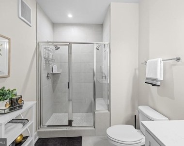 102 Saint Ives Place - Photo Thumbnail 18