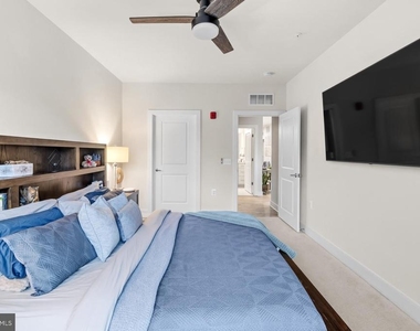 102 Saint Ives Place - Photo Thumbnail 15