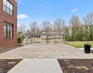 102 Saint Ives Place - Photo Thumbnail 22