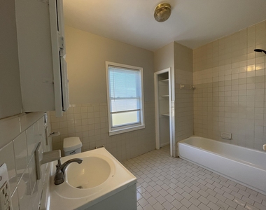 3516 Stockton Street - Photo Thumbnail 2