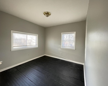3516 Stockton Street - Photo Thumbnail 4