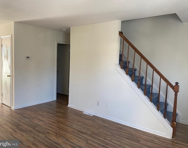 325 Barley Drive - Photo Thumbnail 2