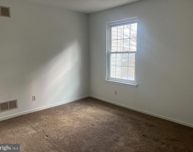 325 Barley Drive - Photo Thumbnail 8