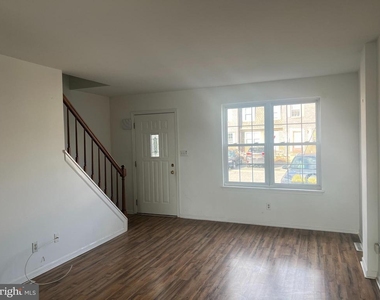 325 Barley Drive - Photo Thumbnail 3