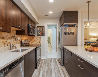 304 Q Street Nw - Photo Thumbnail 4