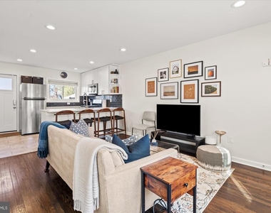 134 35th Street Ne - Photo Thumbnail 5