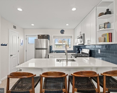 134 35th Street Ne - Photo Thumbnail 7