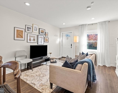 134 35th Street Ne - Photo Thumbnail 4