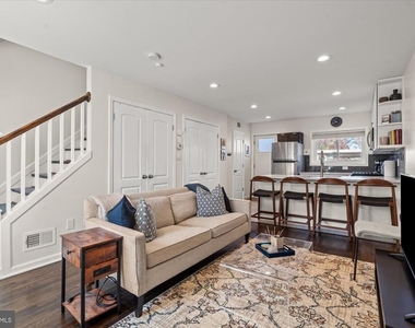 134 35th Street Ne - Photo Thumbnail 3