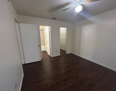 8812 Schick Rd - Photo Thumbnail 9