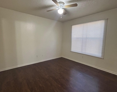 8812 Schick Rd - Photo Thumbnail 11