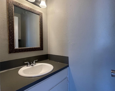 2619 Ektom Dr - Photo Thumbnail 7