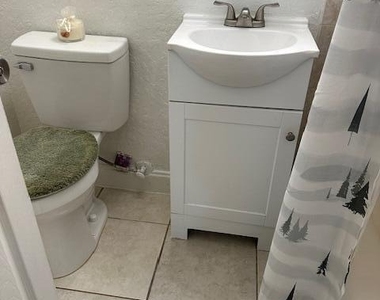311 W Ashley Street - Photo Thumbnail 15