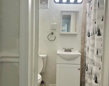 311 W Ashley Street - Photo Thumbnail 4