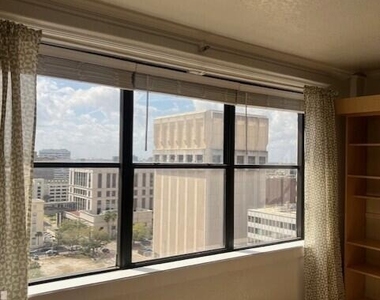 311 W Ashley Street - Photo Thumbnail 12