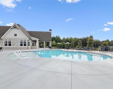 3792 Oak Rdige Drive - Photo Thumbnail 3