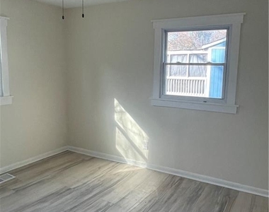 2298 Swallow Circle Se - Photo Thumbnail 7