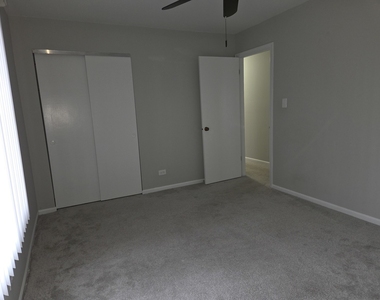 905 Surrey Drive - Photo Thumbnail 14
