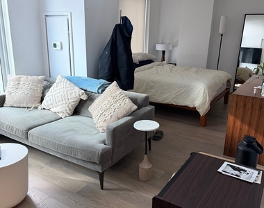 420 Kent Avenue - Photo Thumbnail 3