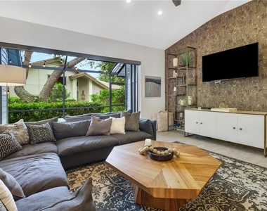 27052 Kindlewood Lane - Photo Thumbnail 7