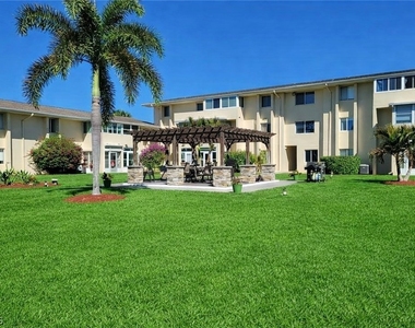 333 Joel Boulevard - Photo Thumbnail 17