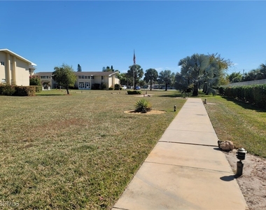 333 Joel Boulevard - Photo Thumbnail 10