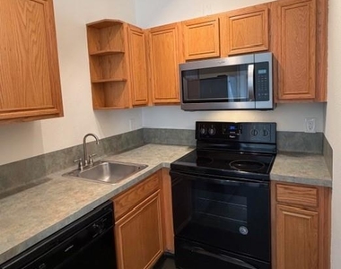 1112 Lawrence - Photo Thumbnail 11