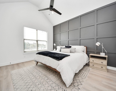 2524 Live Oak Street - Photo Thumbnail 37