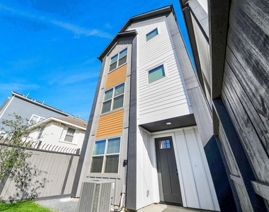 2524 Live Oak Street - Photo Thumbnail 1