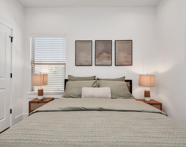 2524 Live Oak Street - Photo Thumbnail 33