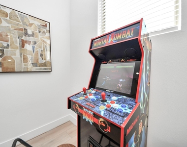 2524 Live Oak Street - Photo Thumbnail 28