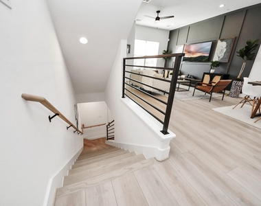 2524 Live Oak Street - Photo Thumbnail 14