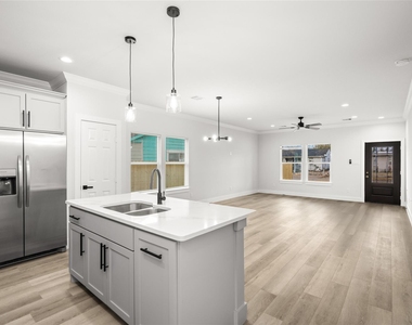 8056 Meadowbrook Drive - Photo Thumbnail 3