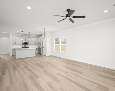 8056 Meadowbrook Drive - Photo Thumbnail 4