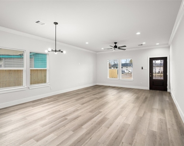 8056 Meadowbrook Drive - Photo Thumbnail 6