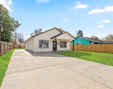 8056 Meadowbrook Drive - Photo Thumbnail 11
