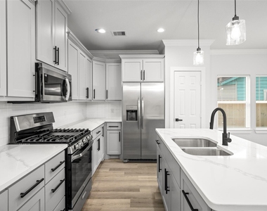 8056 Meadowbrook Drive - Photo Thumbnail 2